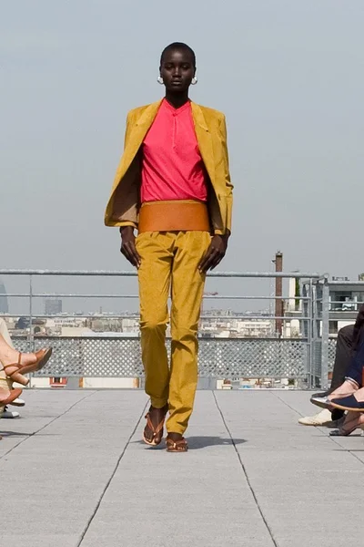 Look 24